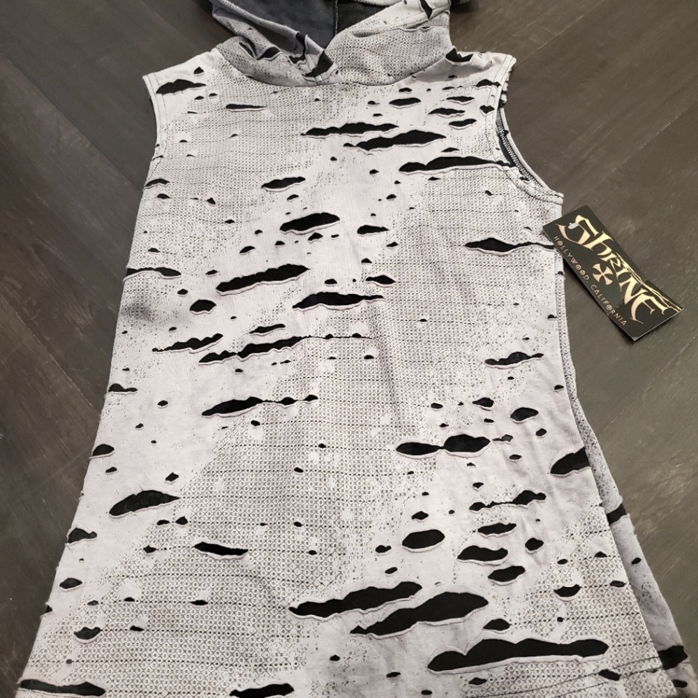 SHRINE Hooded Tank